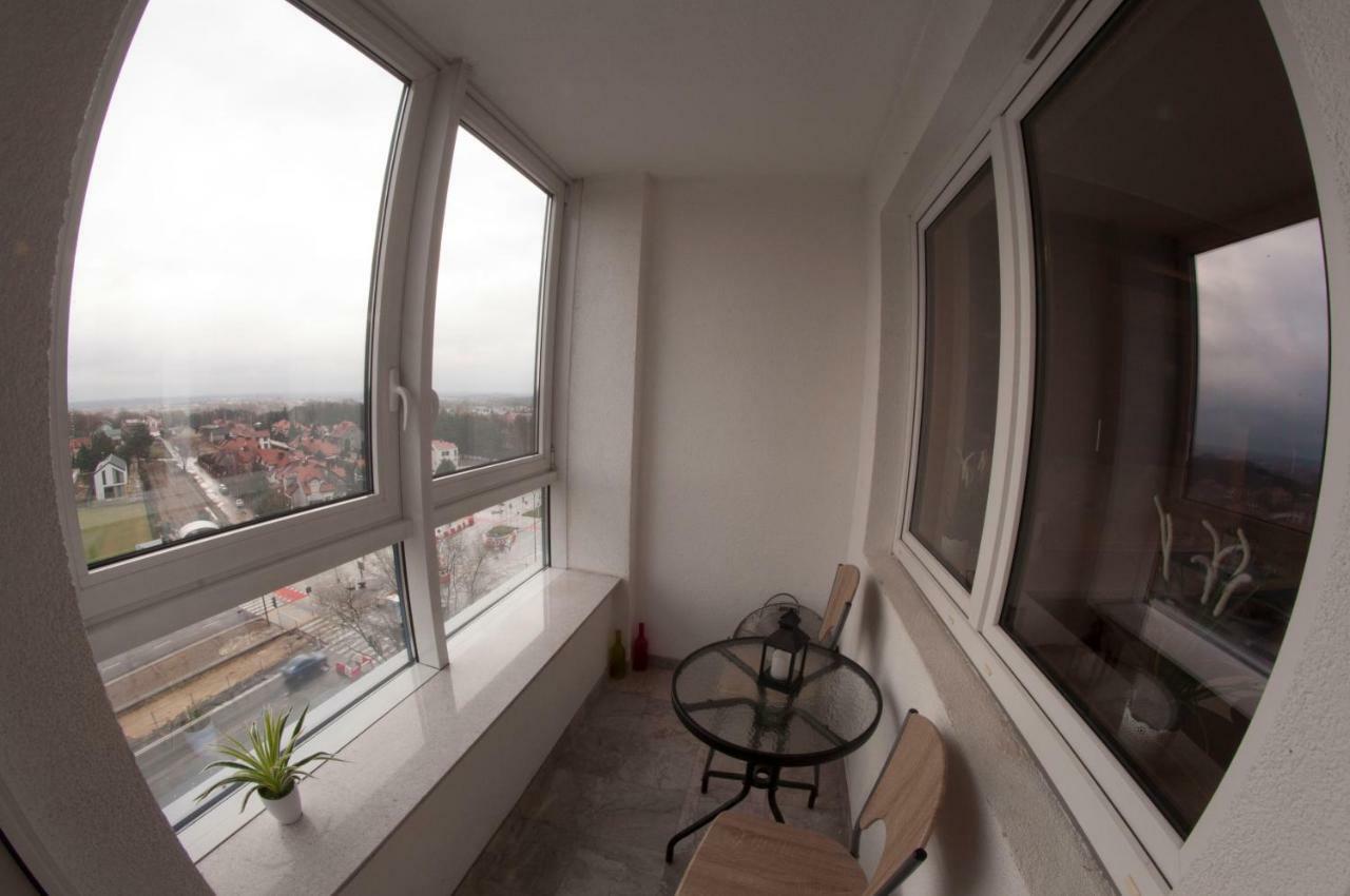 W Likwidacji - Zapraszamy Obok Varsóvia Exterior foto